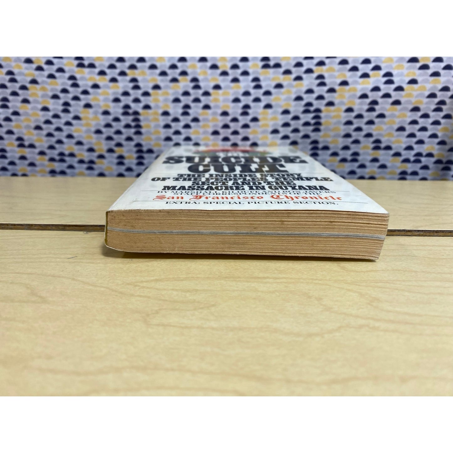 The Suicide Cult - The Inside Story of the Peoples Temple Sect and Massacre in Guyana - Vintage Paperback Book - Bantam Edition