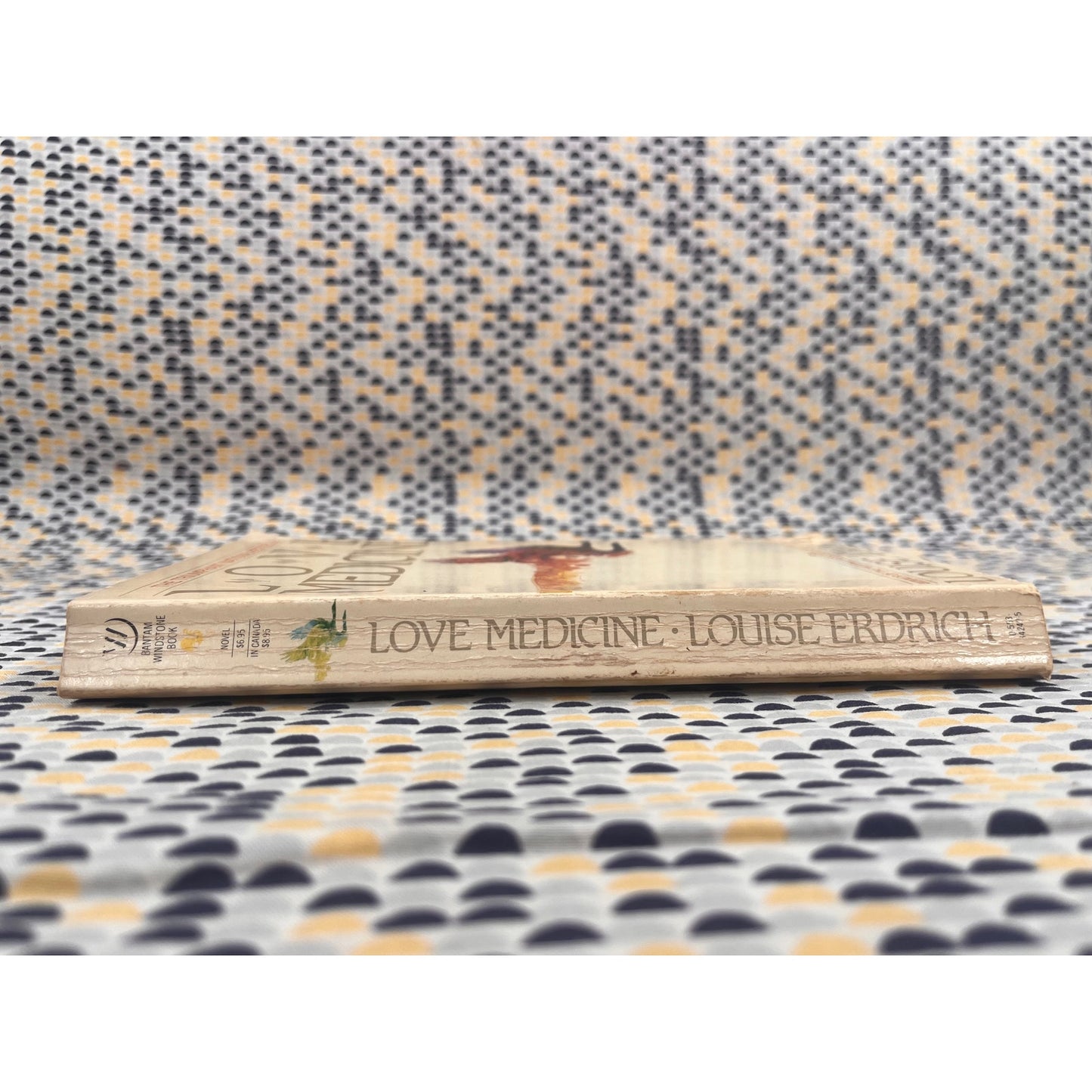 Love Medicine - Louise Erdrich - Bantam Books - Paperback