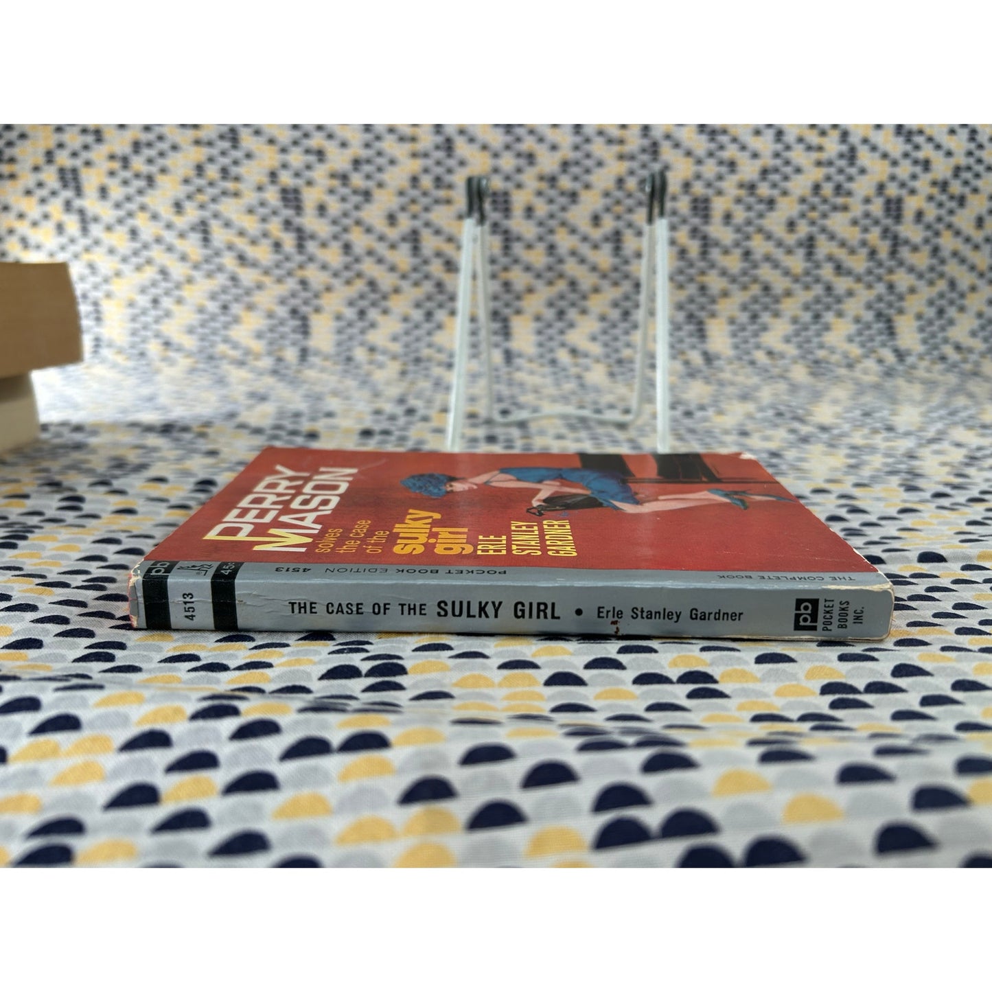 Perry Mason Solves The Case Of The Sulky Girl - Earle Stanley Gardner
