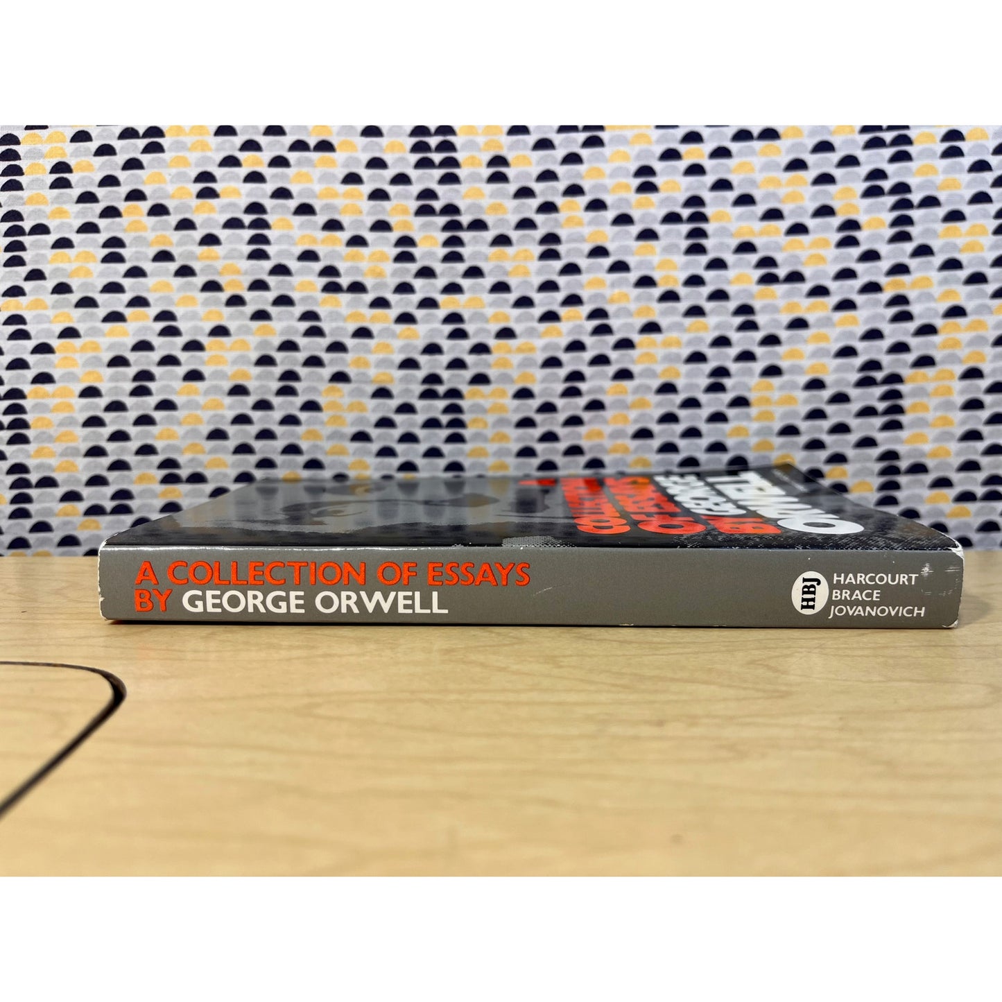 A Collection of Essays - George Orwell - Vintage Paperback - Harvest Edition