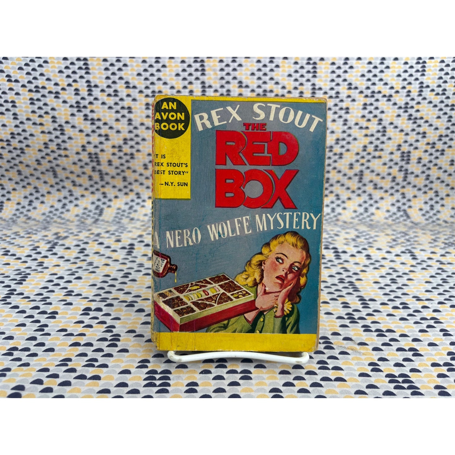 The Red Box - Rex Stout - Avon 82 - Vintage Paperbacks