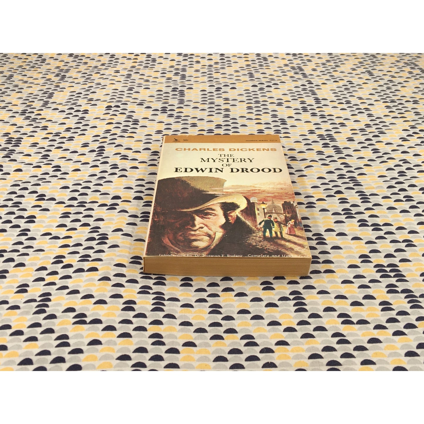 The Mystery of Edwin Drood - Charles Dickens - Airmont Classics - Paperback