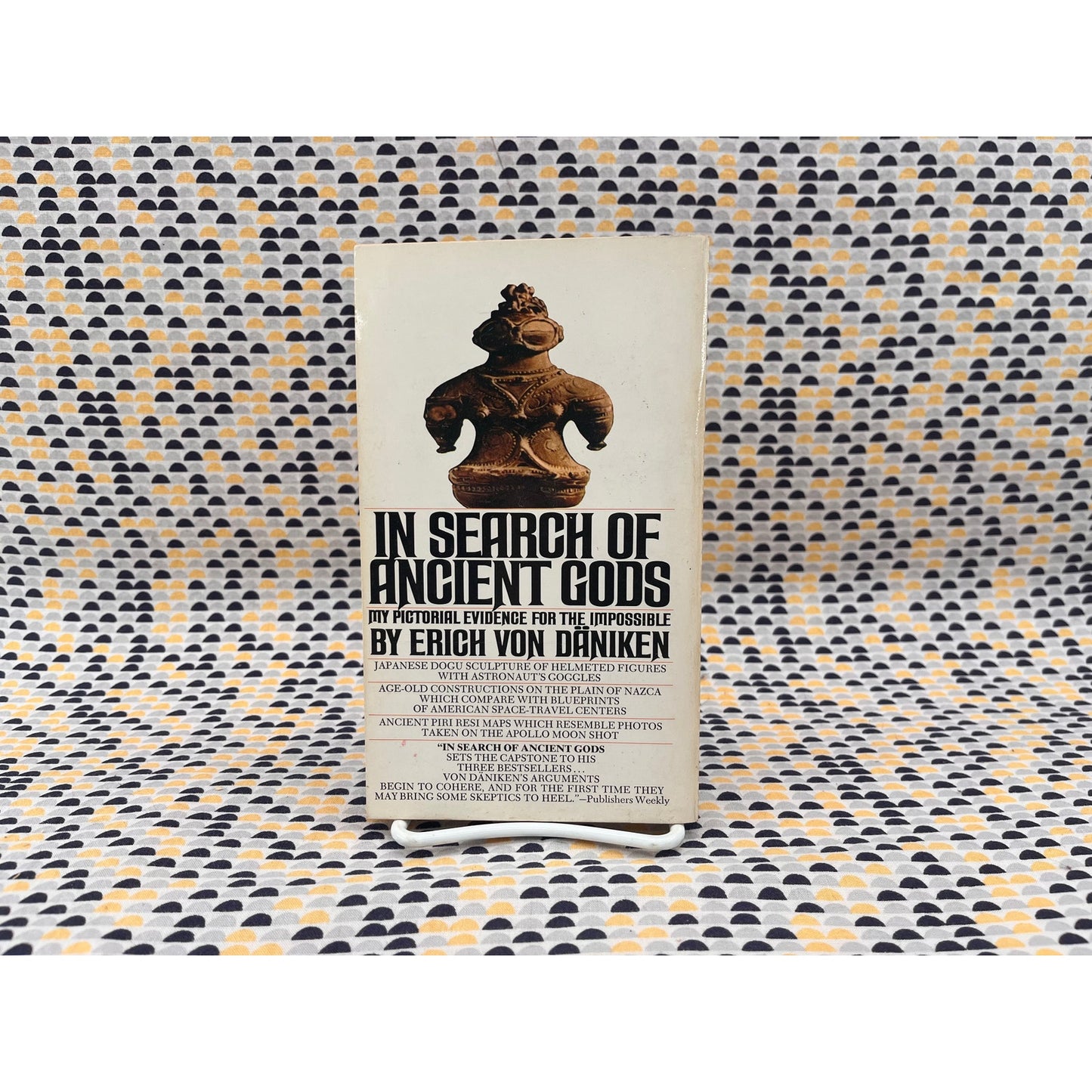 In Search of Ancient Gods - Erich Von Daniken - Bantam Books - Paperback