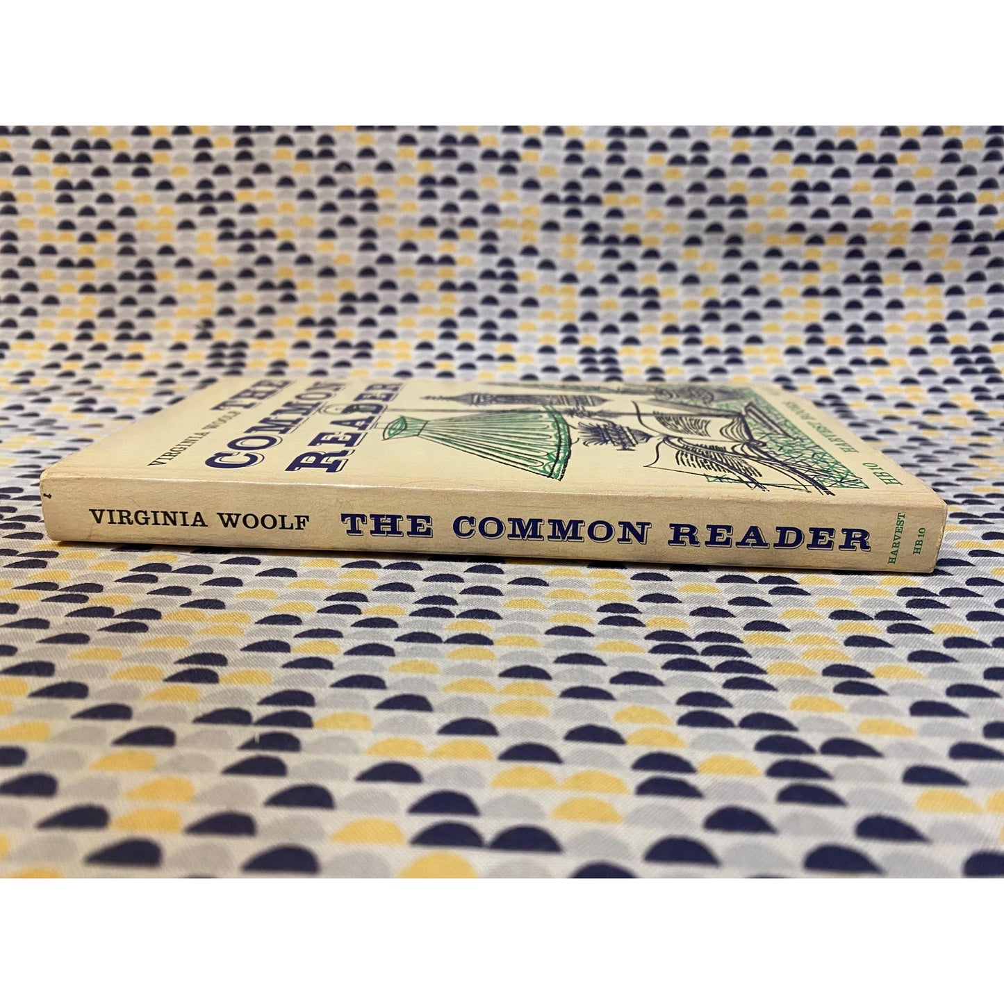 Virginia Woolf - The Common Reader - Vintage Paperback Book - Harvest Edition
