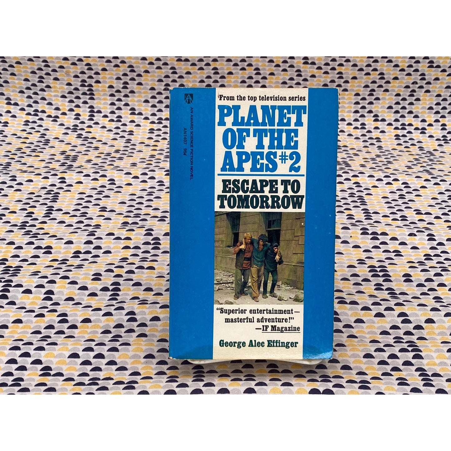 Planet of the Apes #2 - Escape to Tomorrow - George Effinger - Vintage Paperback Book - 95 cent Award Science Fiction Novel