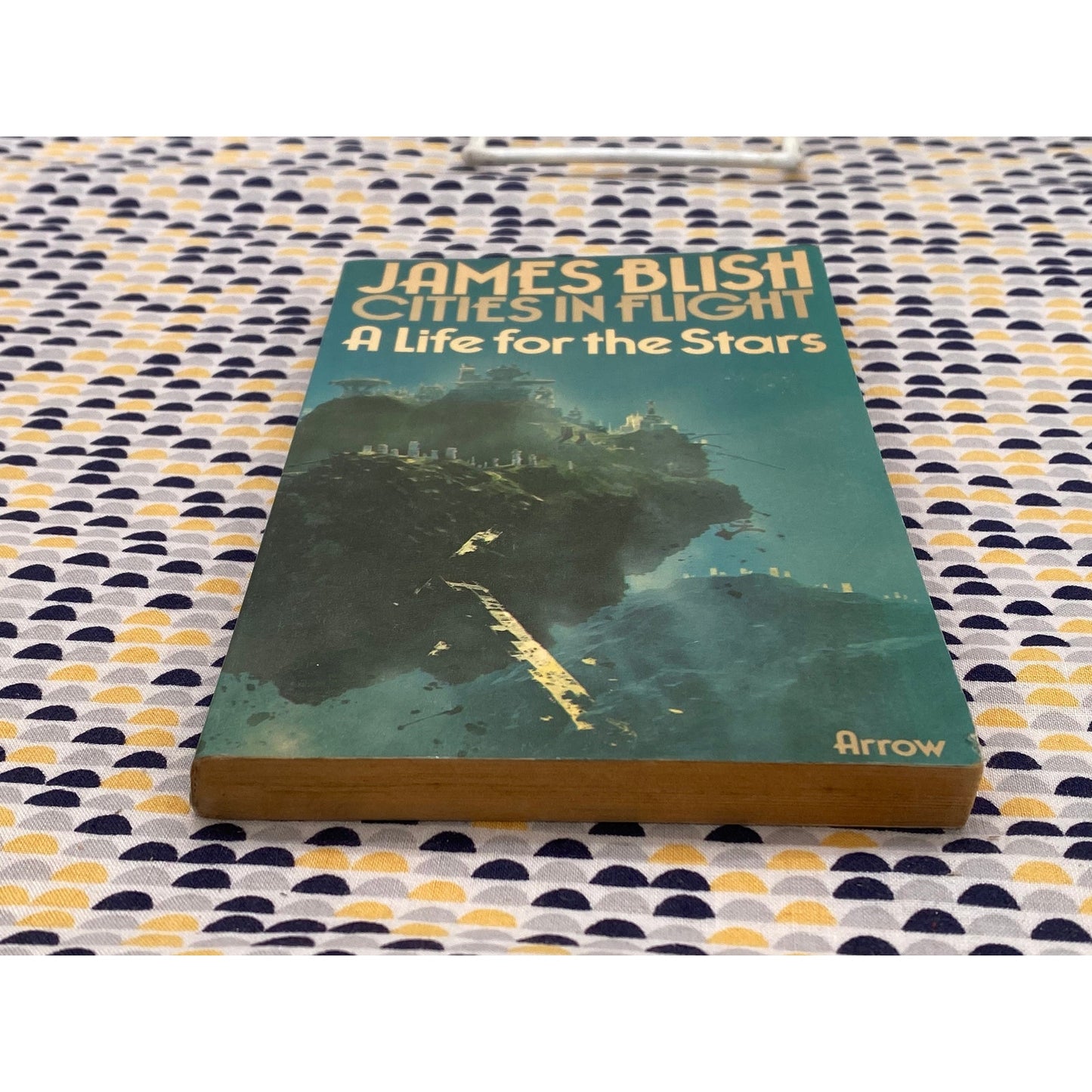 Cities In Flight - James Blish - Vintage Paperback Book - Arrow UK Edition
