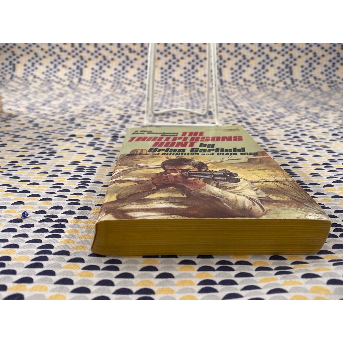 The Threepersons Hunt - Brian Garfield - Vintage Paperback Book - Fawcett Crest Edition