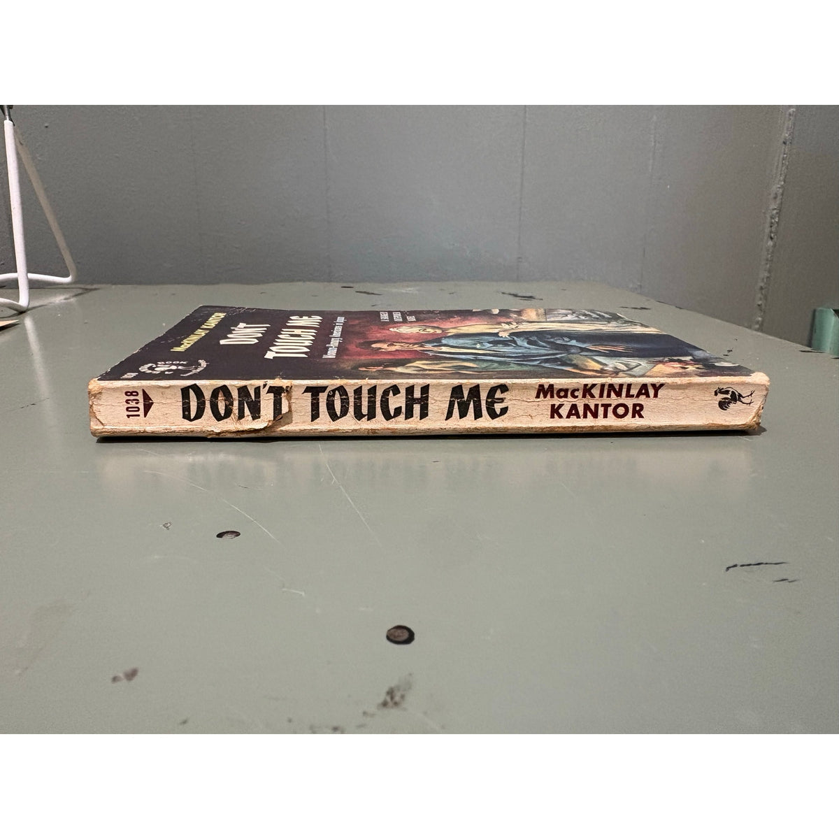 Don't Touch Me - Mackinlay Cantor - Bantam 1038 - Sleaze - Vintage Paperbacks