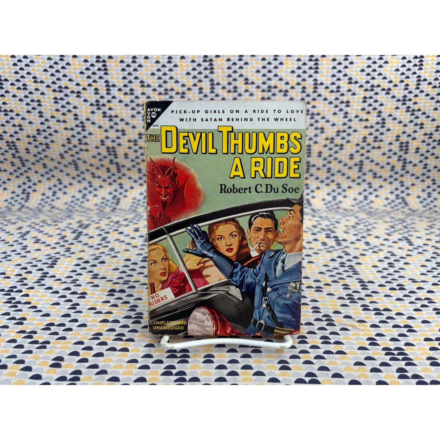 The Devil Thumbs a Ride - Robert C. Du Soe - Avon 208 - Vintage Paperbacks