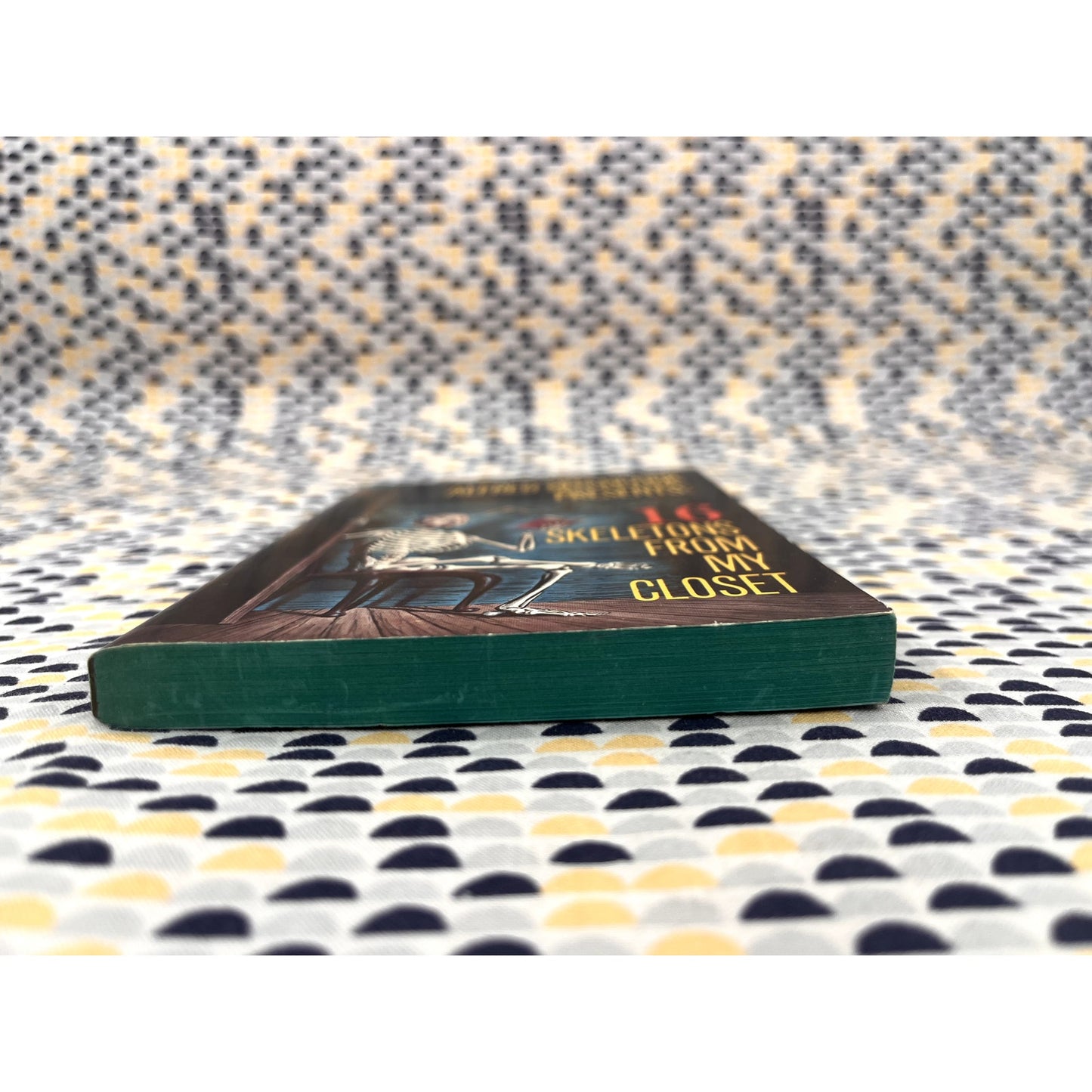 16 Skeletons From My Closet - Alfred Hitchcock - Dell Books - Paperback