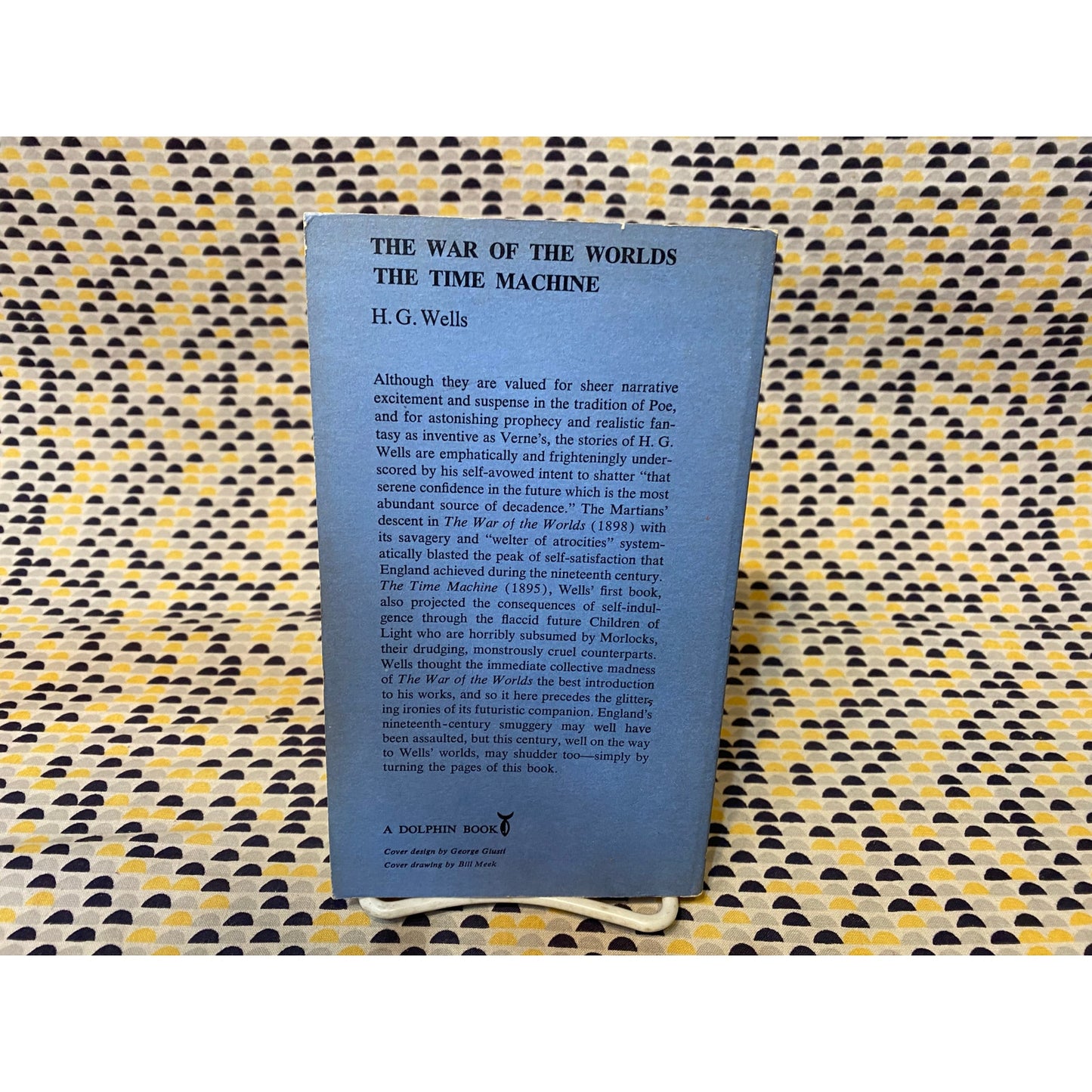 The War Of The Worlds And The Time Machine - H.G. Wells - Vintage Paperback Book - Dolphin/Doubleday & Company Edition