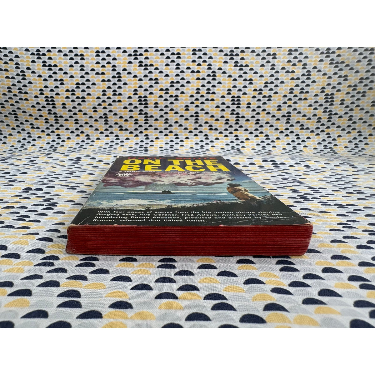 On the Beach - Nevil Shute - Signet D1562 - Movie tie-in - Vintage Paperbacks