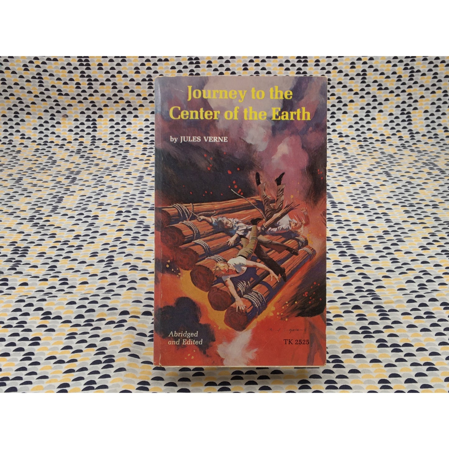Journey to the Center of the Earth - Jules Verne - Scholastic Books - Paperback