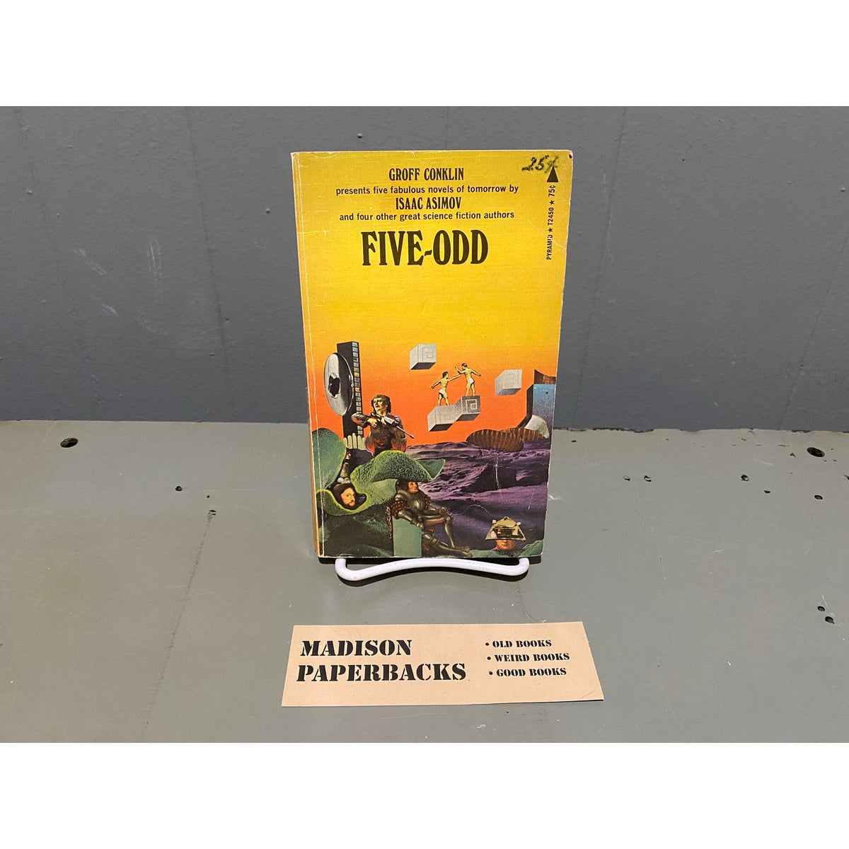 Five-Odd - ed. Groff Conlkin - Pyramid T2450 - Ron Walotsky cover - Vintage Paperbacks