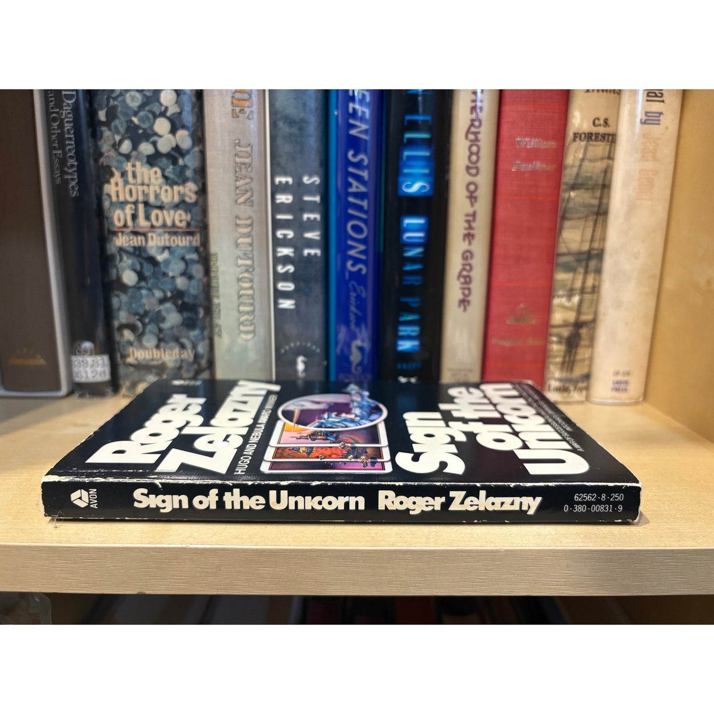 Sign Of The Unicorn - Roger Zelazny - Avon - Paperback