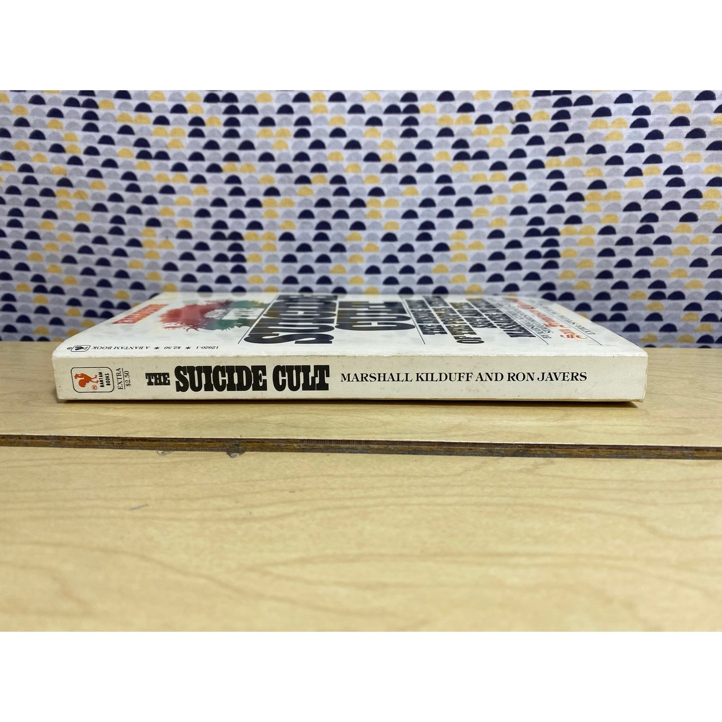 The Suicide Cult - The Inside Story of the Peoples Temple Sect and Massacre in Guyana - Vintage Paperback Book - Bantam Edition
