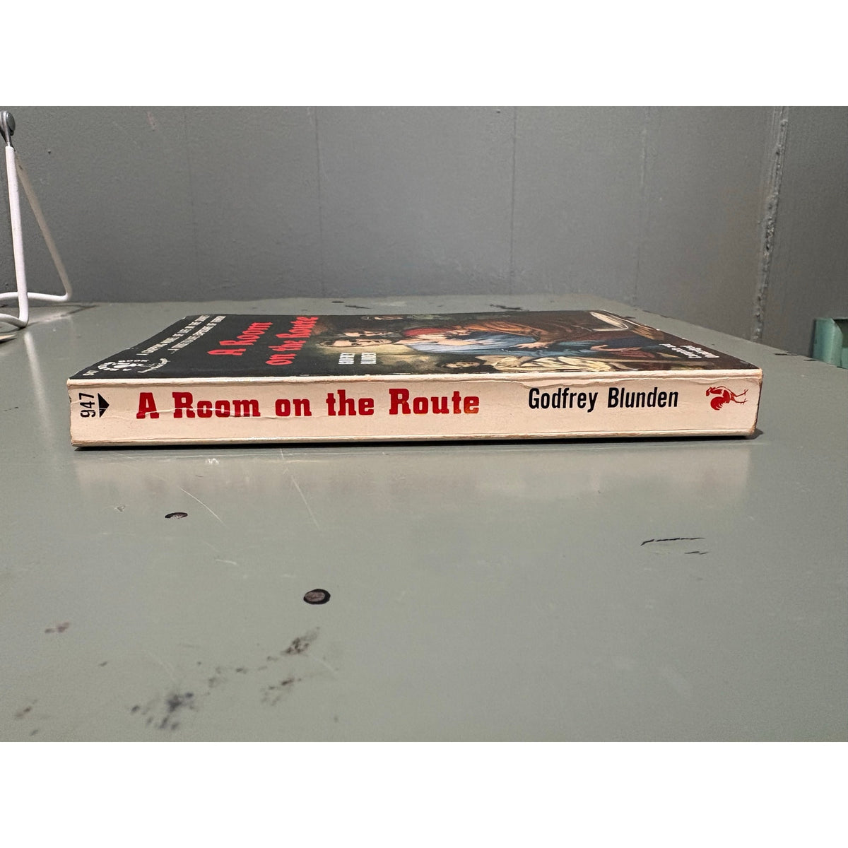A Room on the Route - Godfrey Blunden - Bantam 947 - Vintage Paperbacks