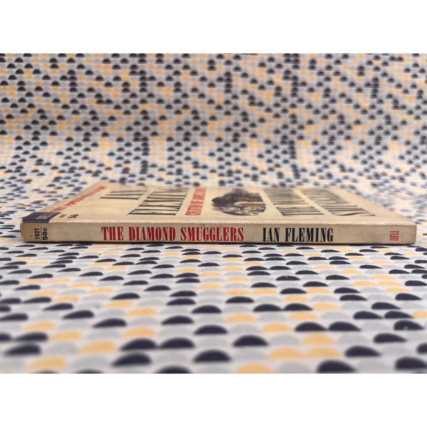 The Diamond Smugglers - Ian Fleming - Dell Books - Paperback