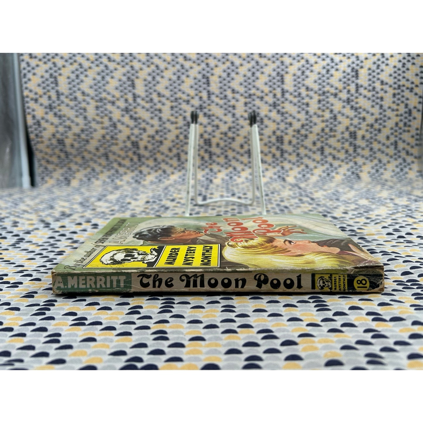 The Moon Pool - A. Merritt - Avon Murder Mystery Monthly 18 - Vintage Paperbacks