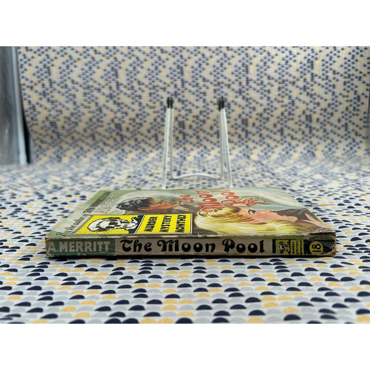 The Moon Pool - A. Merritt - Avon Murder Mystery Monthly 18 - Vintage Paperbacks