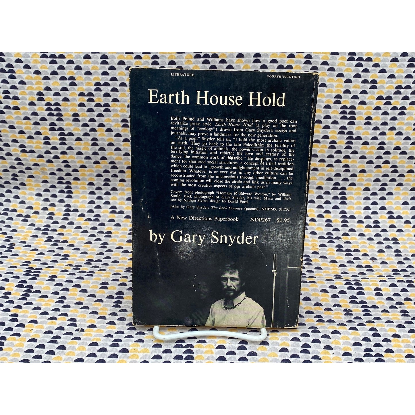 Mass Media And Mass Man - Alan Casty - Vintage Paperback Book - Holt, Rinehart and Winston, Inc. Edition