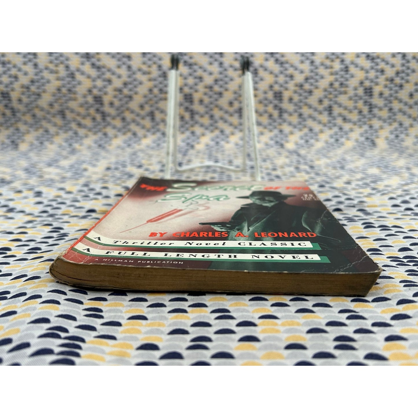 The Secret of the Spa - Charles A. Leonard - Hillman Thriller Novel Classic 30 - Vintage Paperbacks