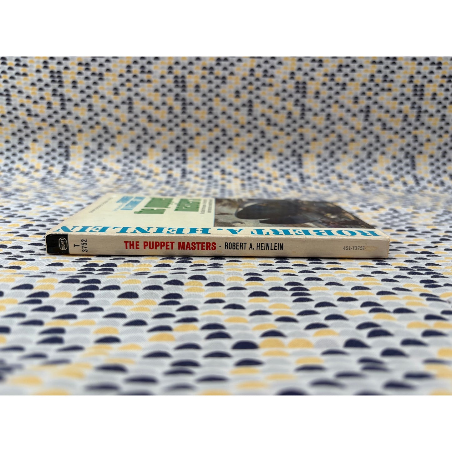 The Puppet Masters - Robert A. Heinlein - Vintage Paperback Book - 75 cent Signet Edition