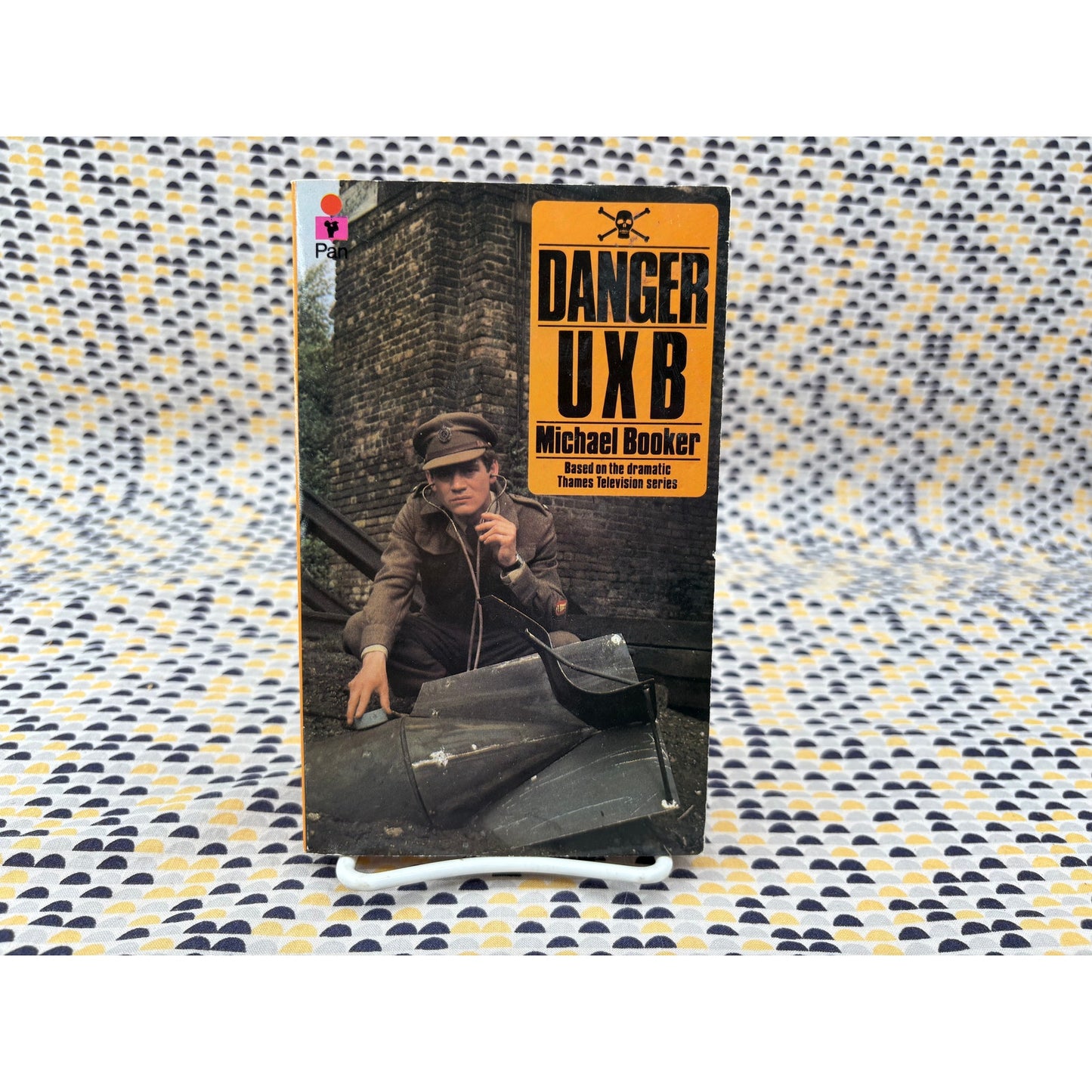 Danger UXB - Michael Booker - Pan - TV Tie In Edition - Paperback