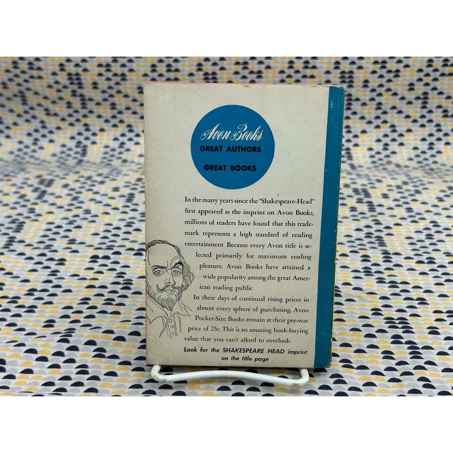 Out of the Silent Planet - C.S. Lewis - Space Trilogy - Avon 195 - Minty 1st Print
