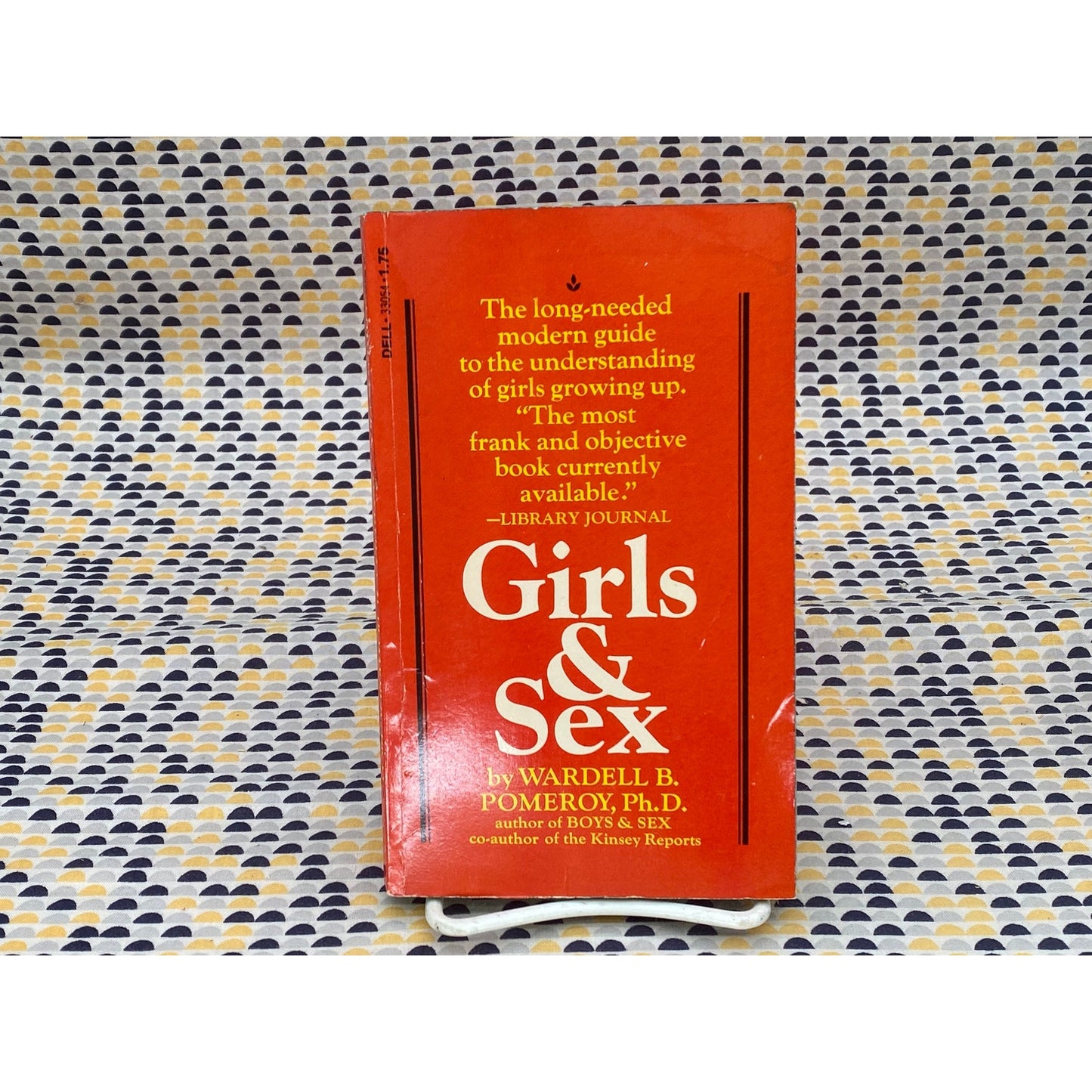 Girls & Sex - Wardell B. Pomeroy - Vintage Paperback Book - Dell Edition