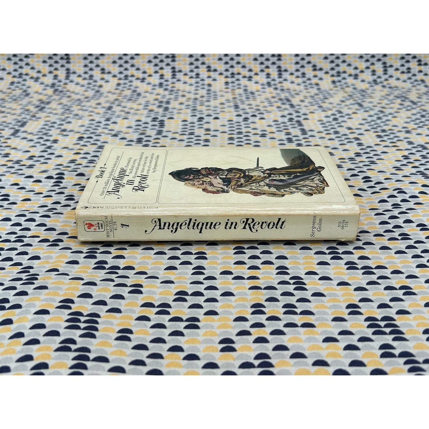 Angelique In Revolt - Sergeanne Golon - Bantam Book - Paperback