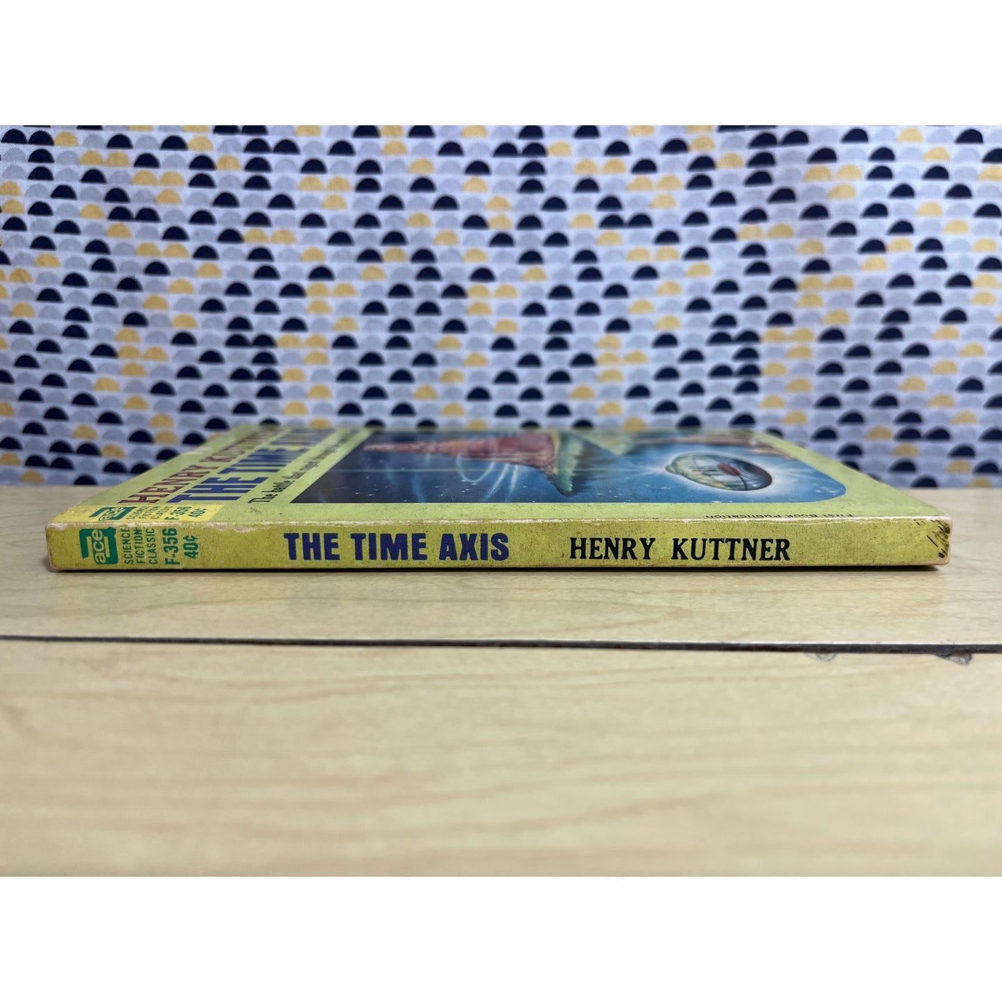 The Time Axis - Henry Kuttner - Ace Books- Paperback