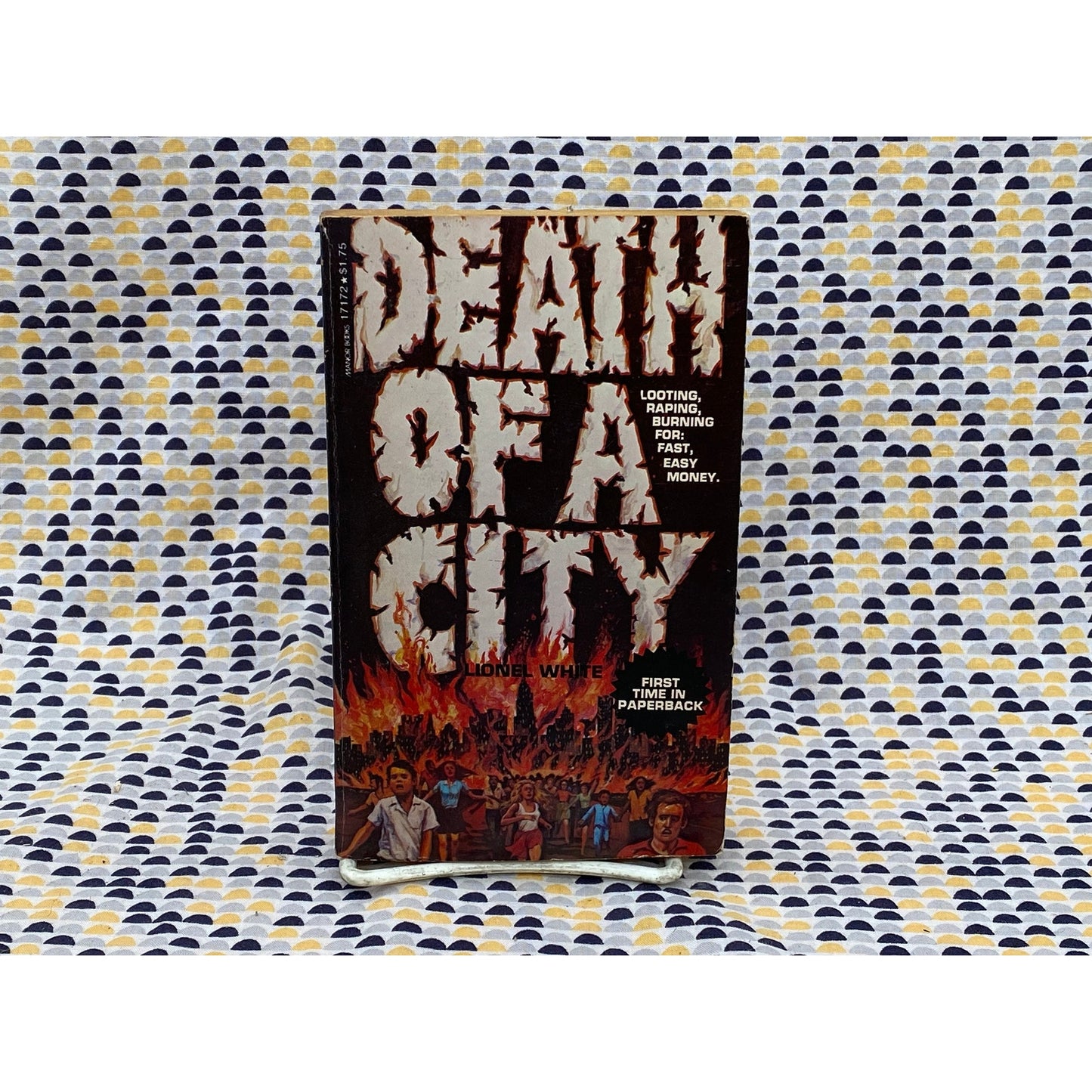 Death of a City - Lionel White - Vintage Paperback Book - Manor Books Edition