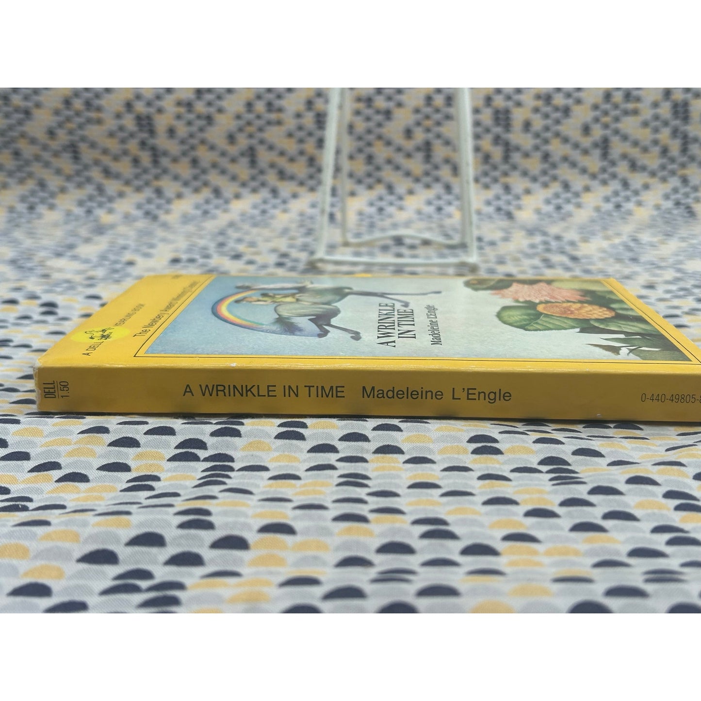 A Wrinkle In Time - Madeleine L'Engle - Dell Yearling - Paperback