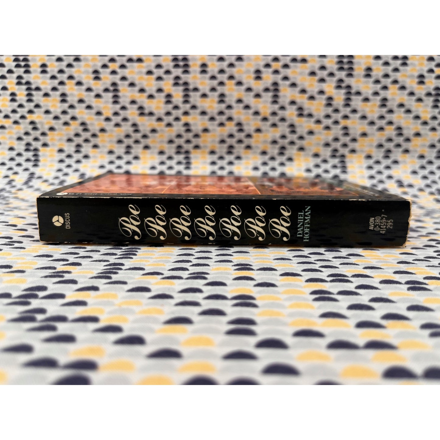 Poe - Daniel Hoffman - Avon Books