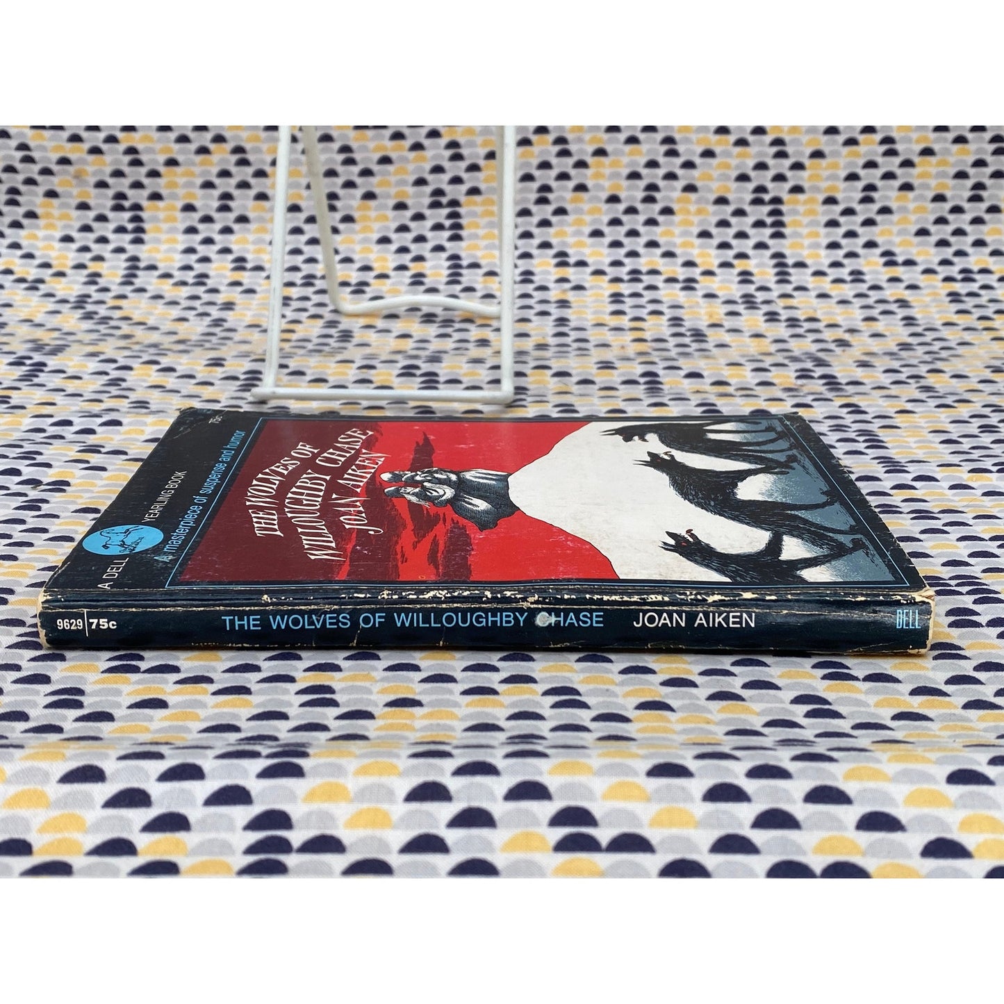 The Wolves Of Willoughby Chase - Joan Aiken - Paperback Book - Dell Edition