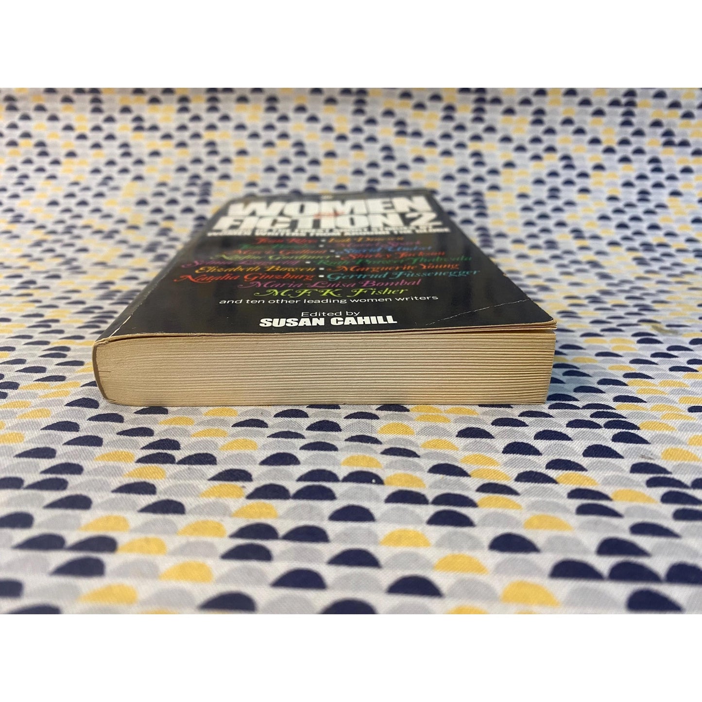 Women & Fiction 2 - Short Stories - Rhys. Dinesen, Bowen, Shirley Jackson - Vintage Paperback Book - Mentor Edition