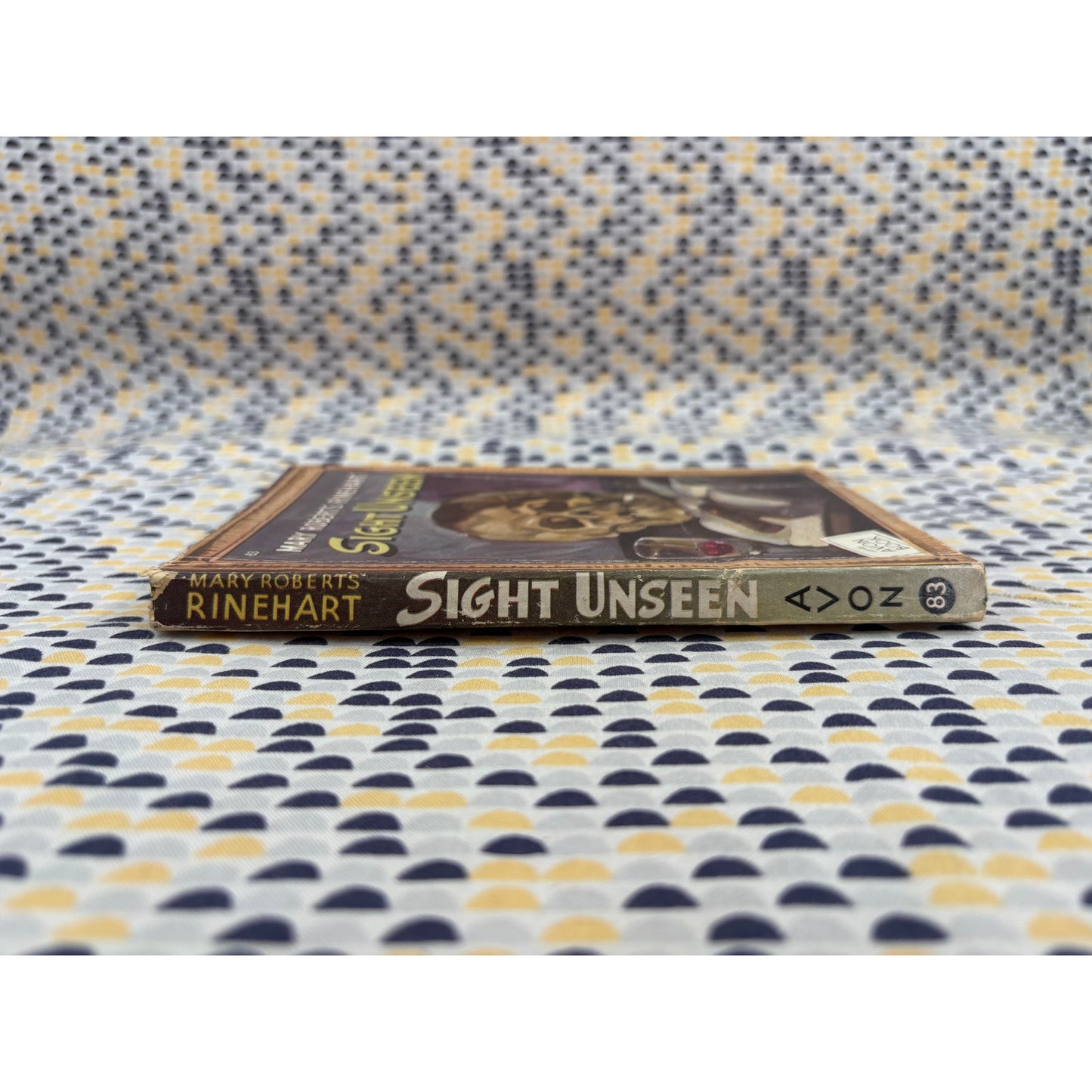 Sight Unseen - Mary Roberts Rinehart- Avon 83 - Vintage Paperbacks