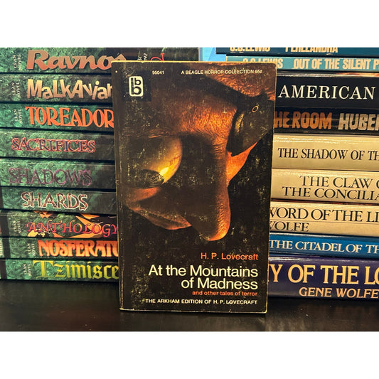 At The Mountains Of Madness And Other Tales Of Terror - H.P. Lovecraft - Beagle