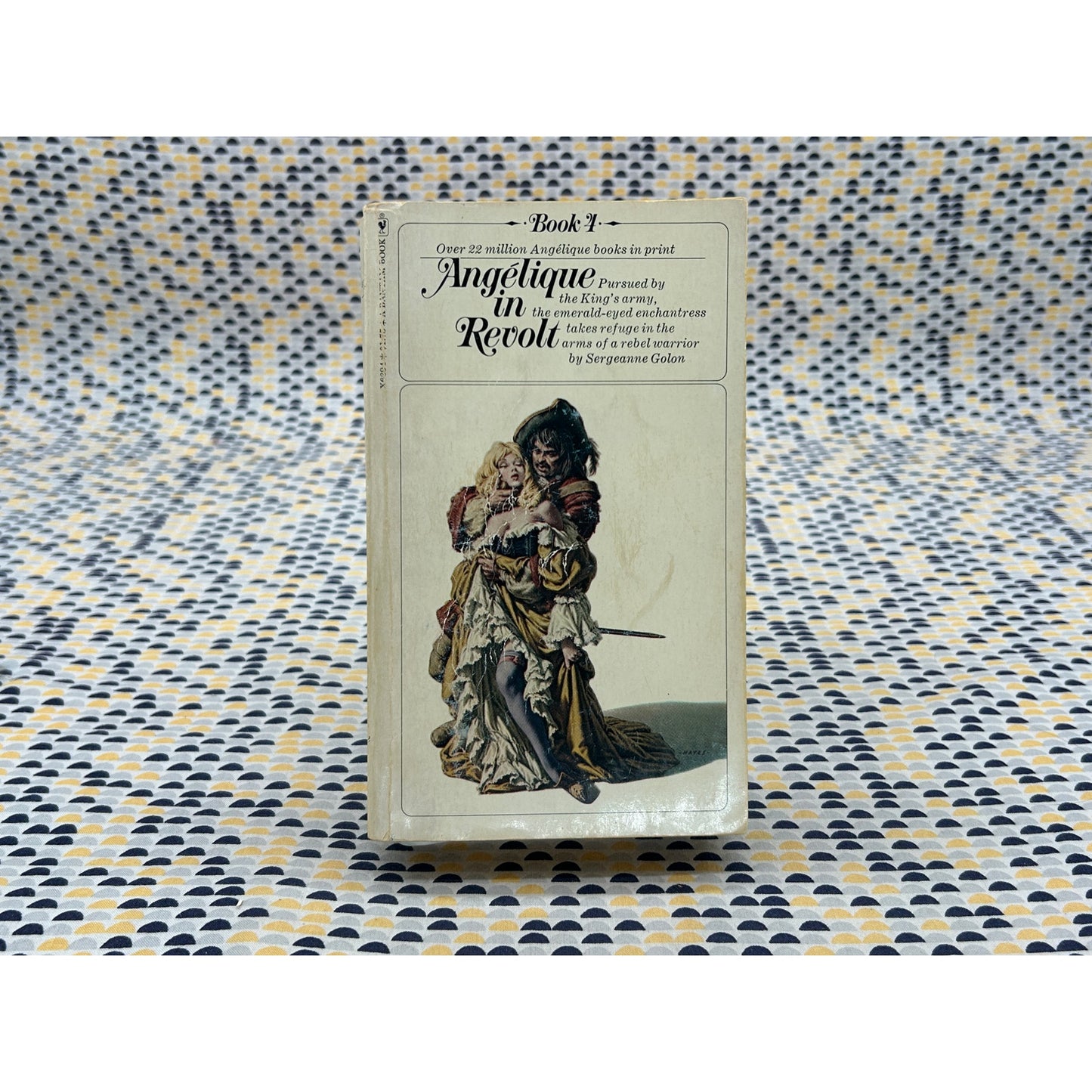 Angelique In Revolt - Sergeanne Golon - Bantam Book - Paperback