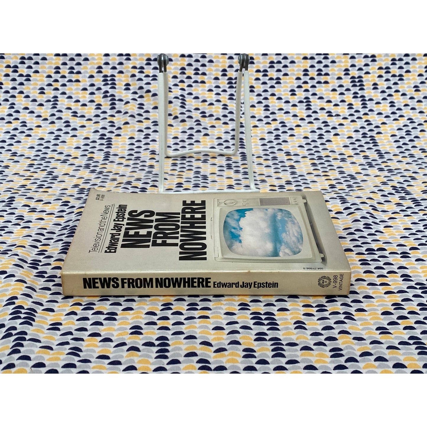 News From Nowhere - Edward Jay Epstein - Vintage Paperbook - Vintage Books Edition