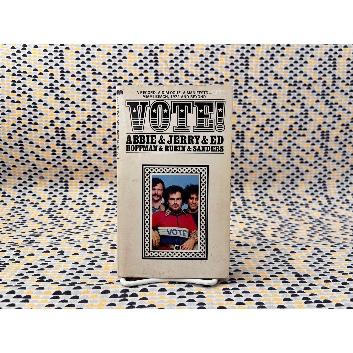 Vote! - Abbie Hoffman, Jerry Rubin & Ed Sanders - Warner Paperback Library - Paperback