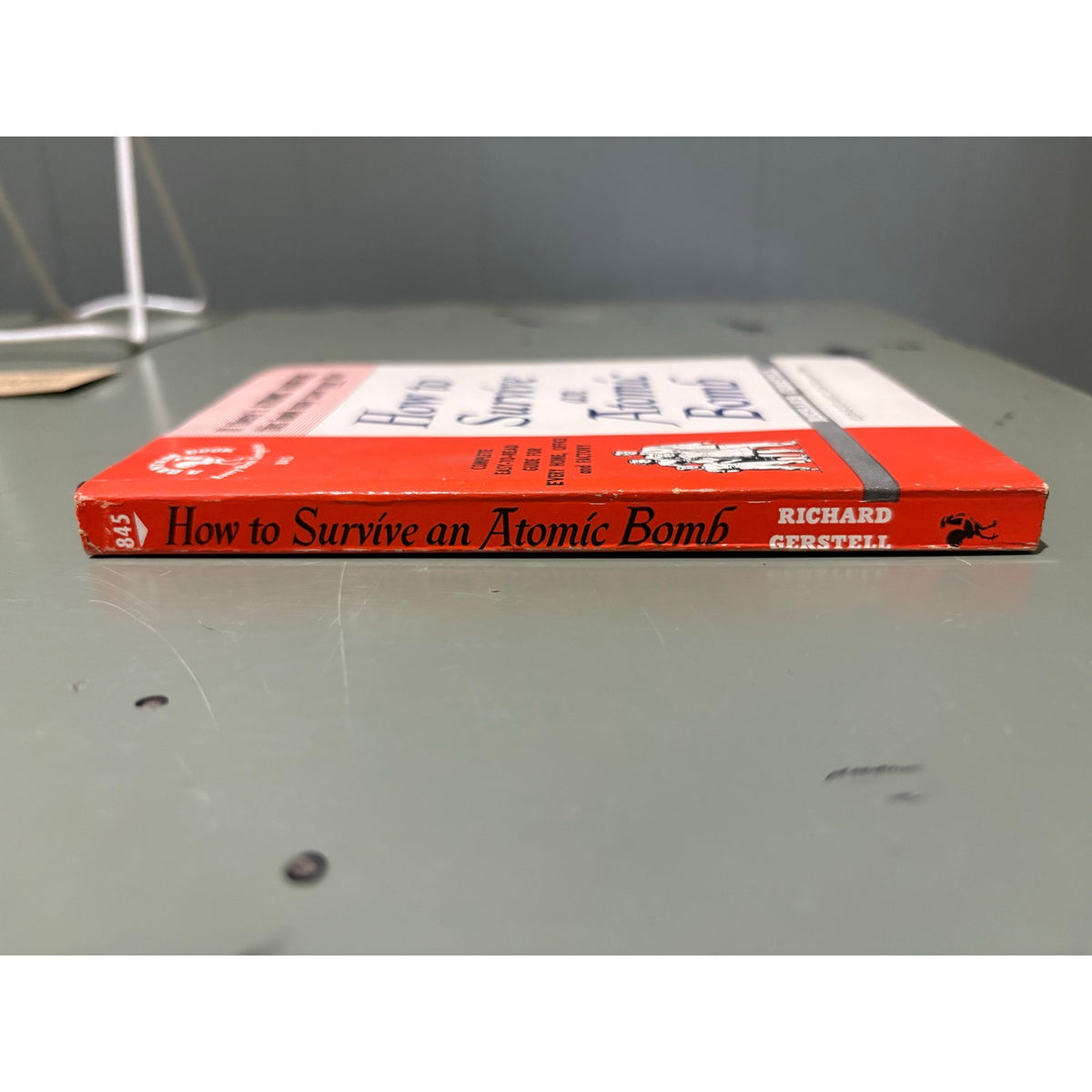 How to Survive an Atomic Bomb - Richard Gerstel - Bantam 845  - Vintage Paperbacks