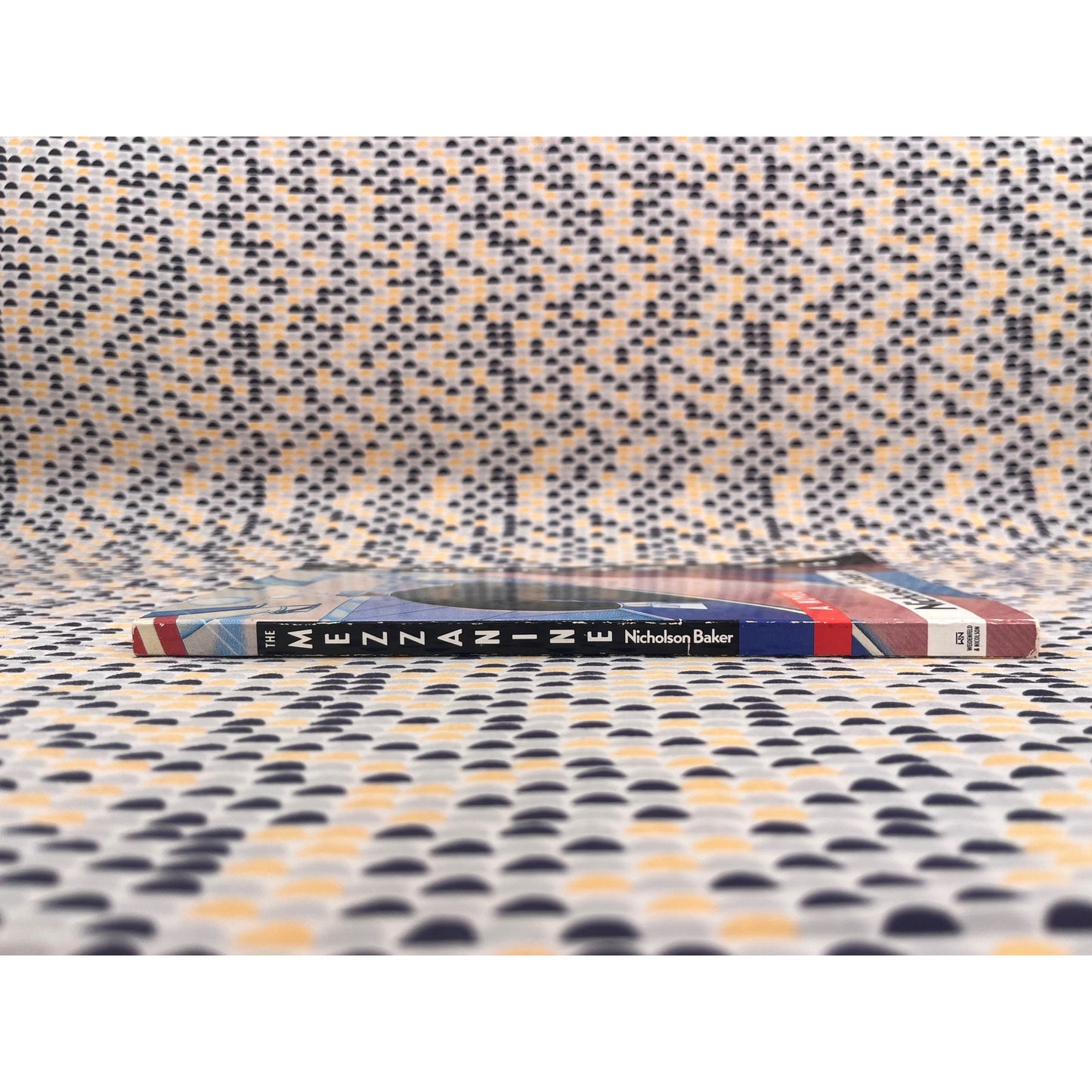 The Mezzanine - Nicholson Baker - Weidenfeld & Nicholson Press - Paperback