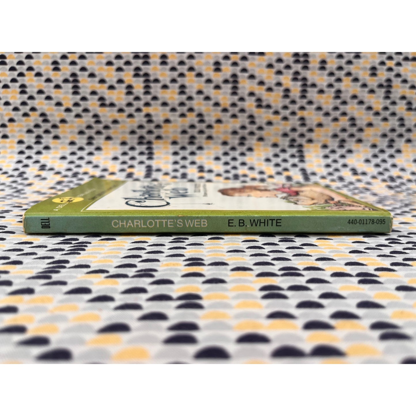 Charlotte's Web - E. B. White - Dell Yearling Books