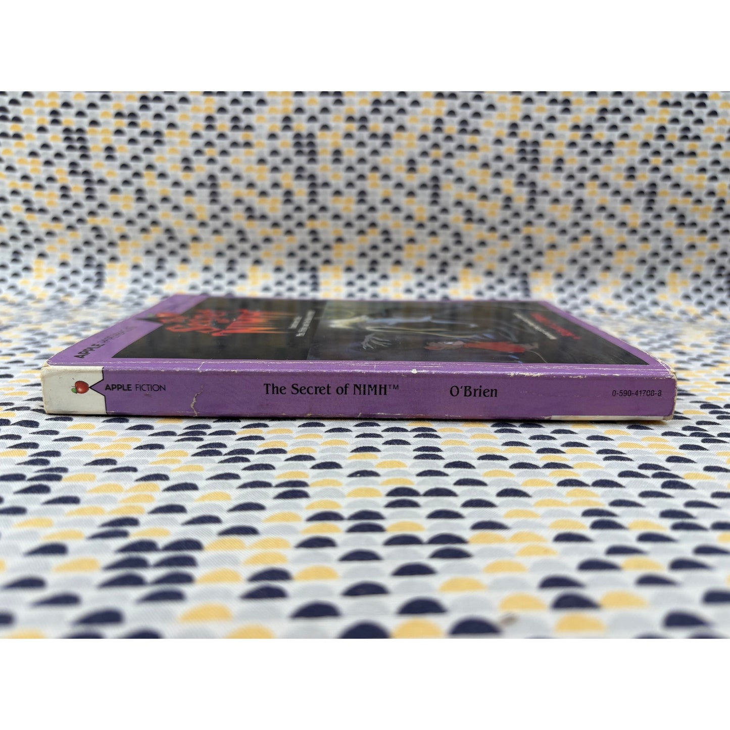 The Secret Of The Nimh - Robert C. O'Brien - Apple Paperbacks - Paperback