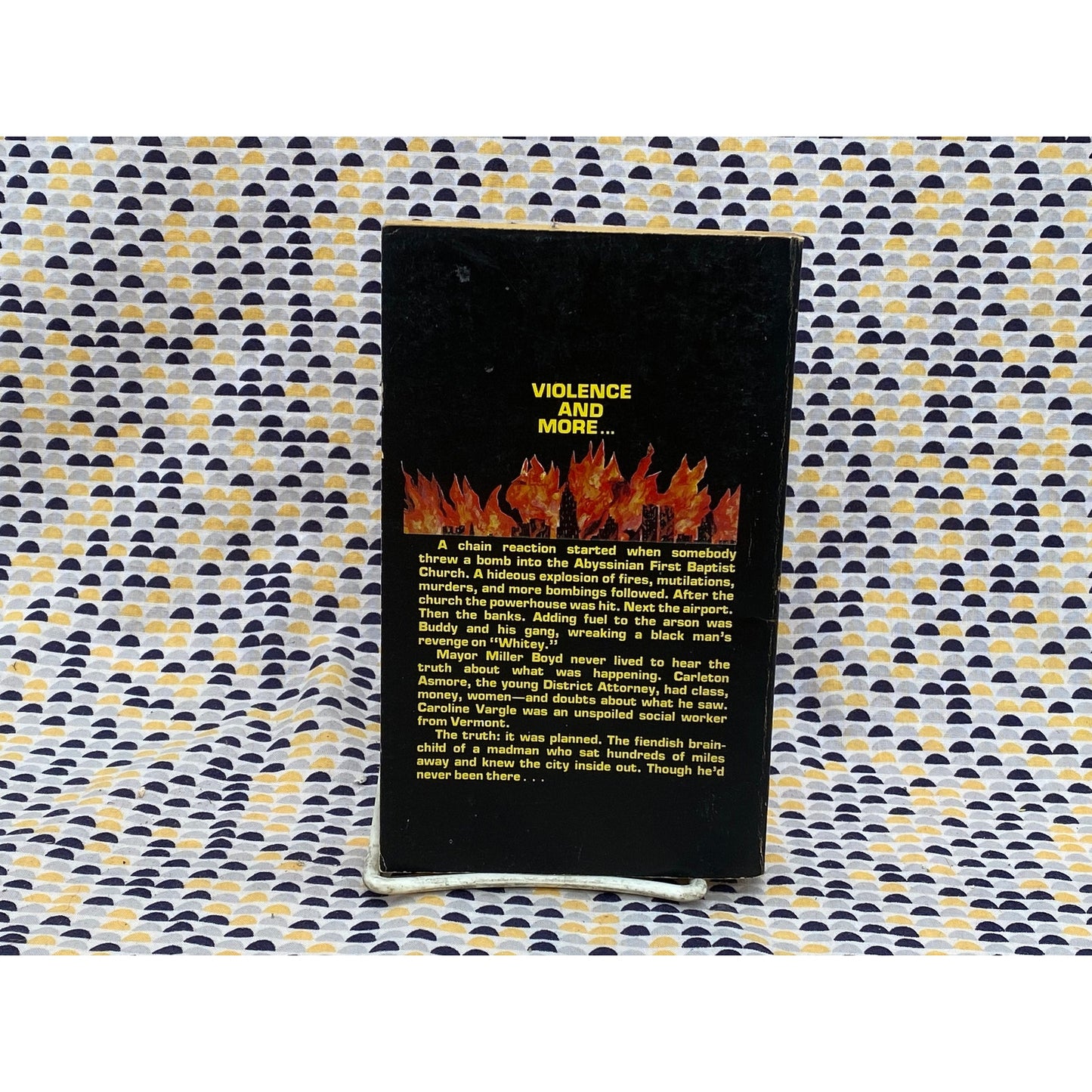 Death of a City - Lionel White - Vintage Paperback Book - Manor Books Edition