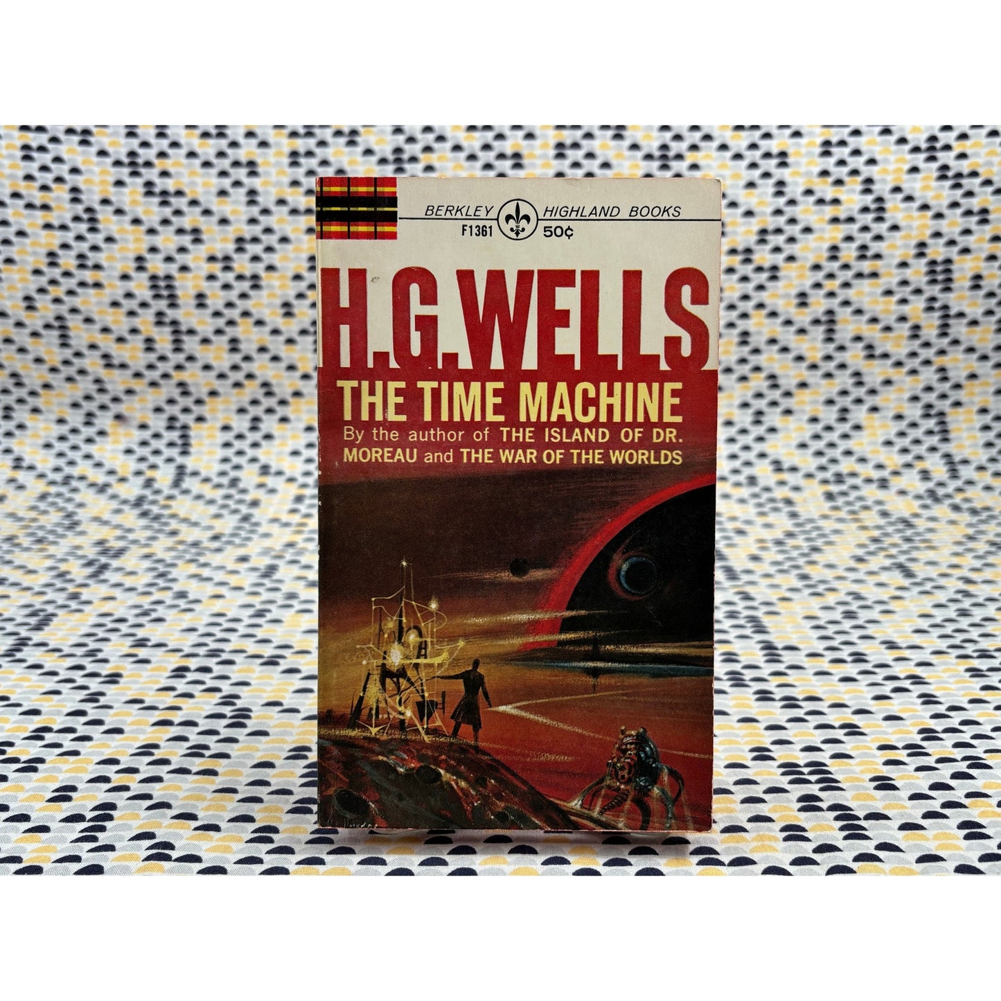 The Time Machine - H.G. Wells - Berkley Highland Books - Paperback
