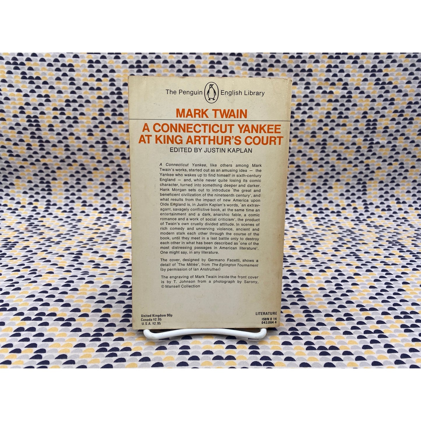 A Connecticut Yankee in King Arthur's Court - Mark Twain - Vintage Paperback - Penguin English Library