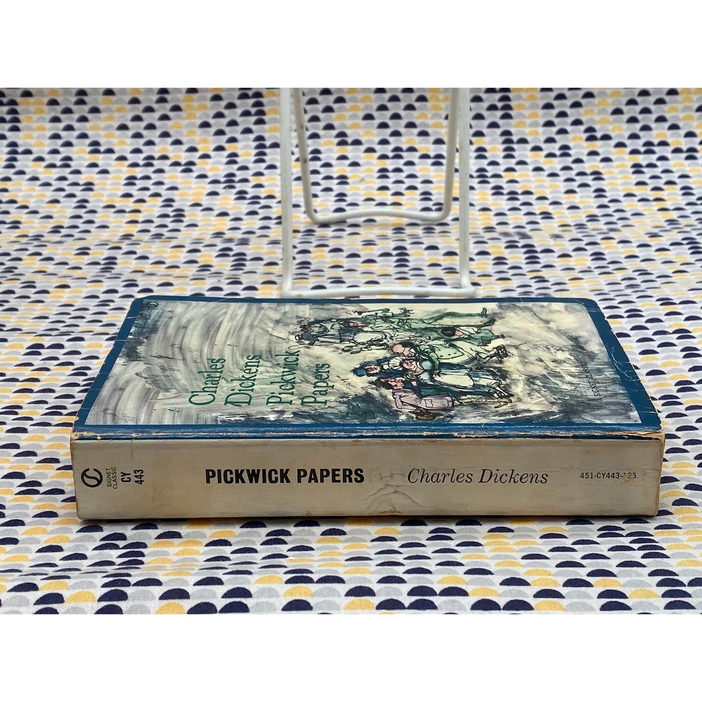 Pickwick Papers - Charles Dickens - Vintage Paperback Book - Signet Classics